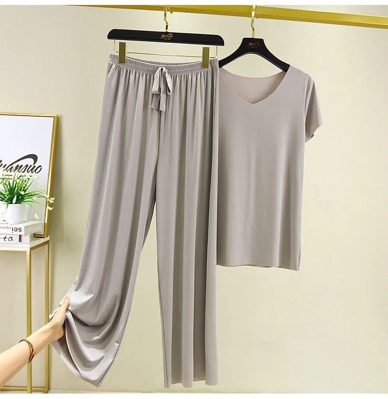 Elegant and Refreshing Women's Set for Summer