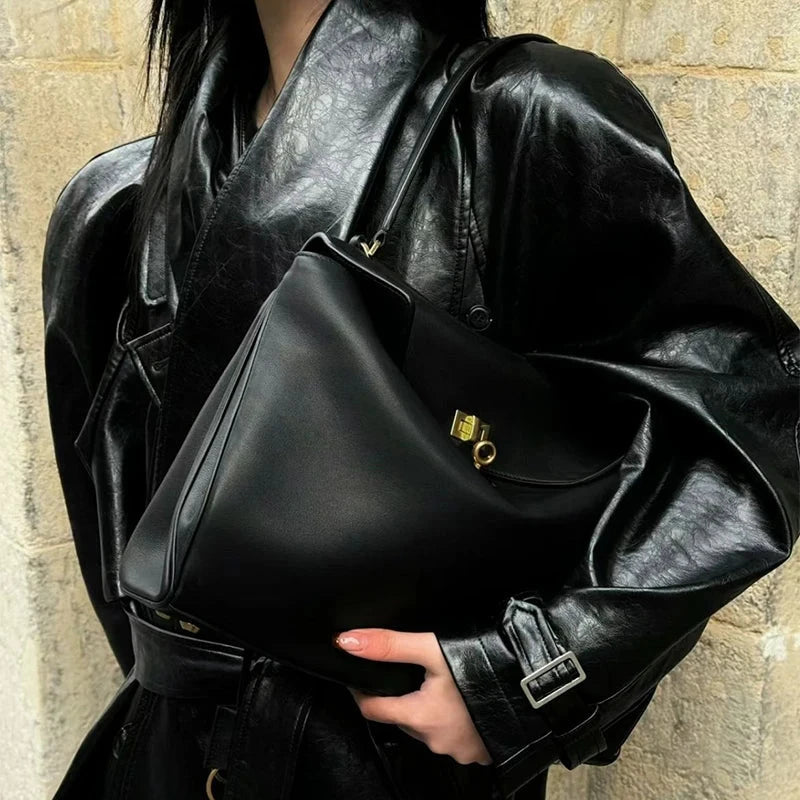 Astoria Savoy – Elegant Leather Bag Astoria Savoy – Elegant Leather Bag Blue Wolf Store