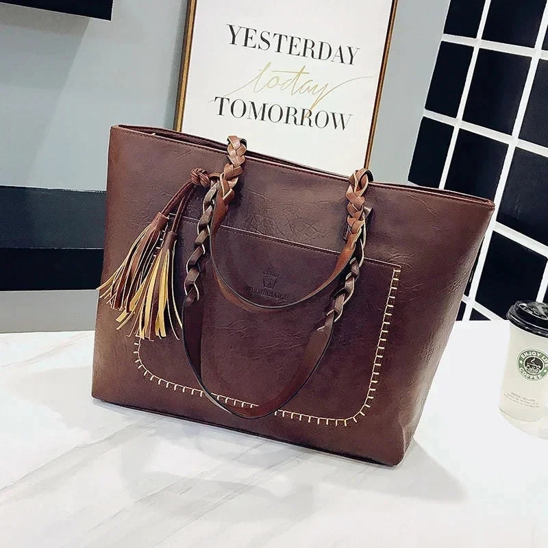 Elegant Women's Leather Bag Amélie Elegant Women's Leather Bag Amélie Blue Wolf Store