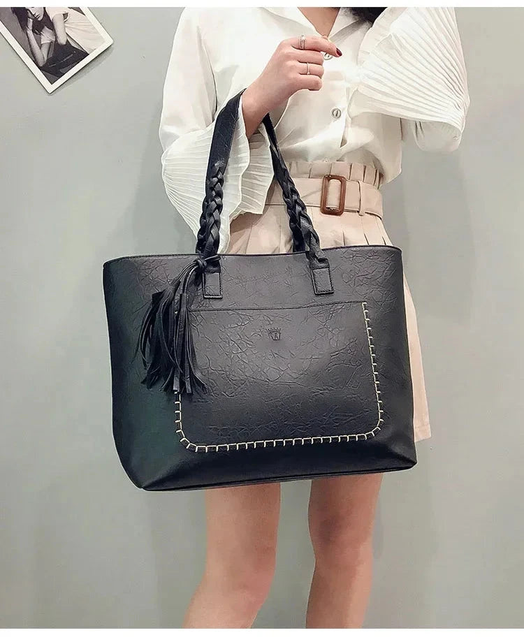 Elegant Women's Leather Bag Amélie Elegant Women's Leather Bag Amélie Blue Wolf Store