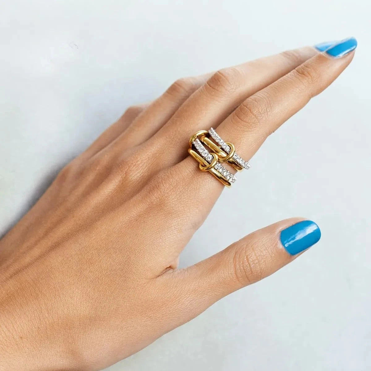 Golden Aura – Hypoallergenic Women’s Ring with Zirconia Golden Aura – Hypoallergenic Women’s Ring with Zirconia Blue Wolf Store