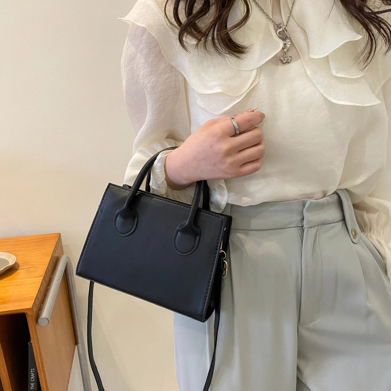 Laurel Minimalist Leather Bag Laurel Minimalist Leather Bag Blue Wolf Store