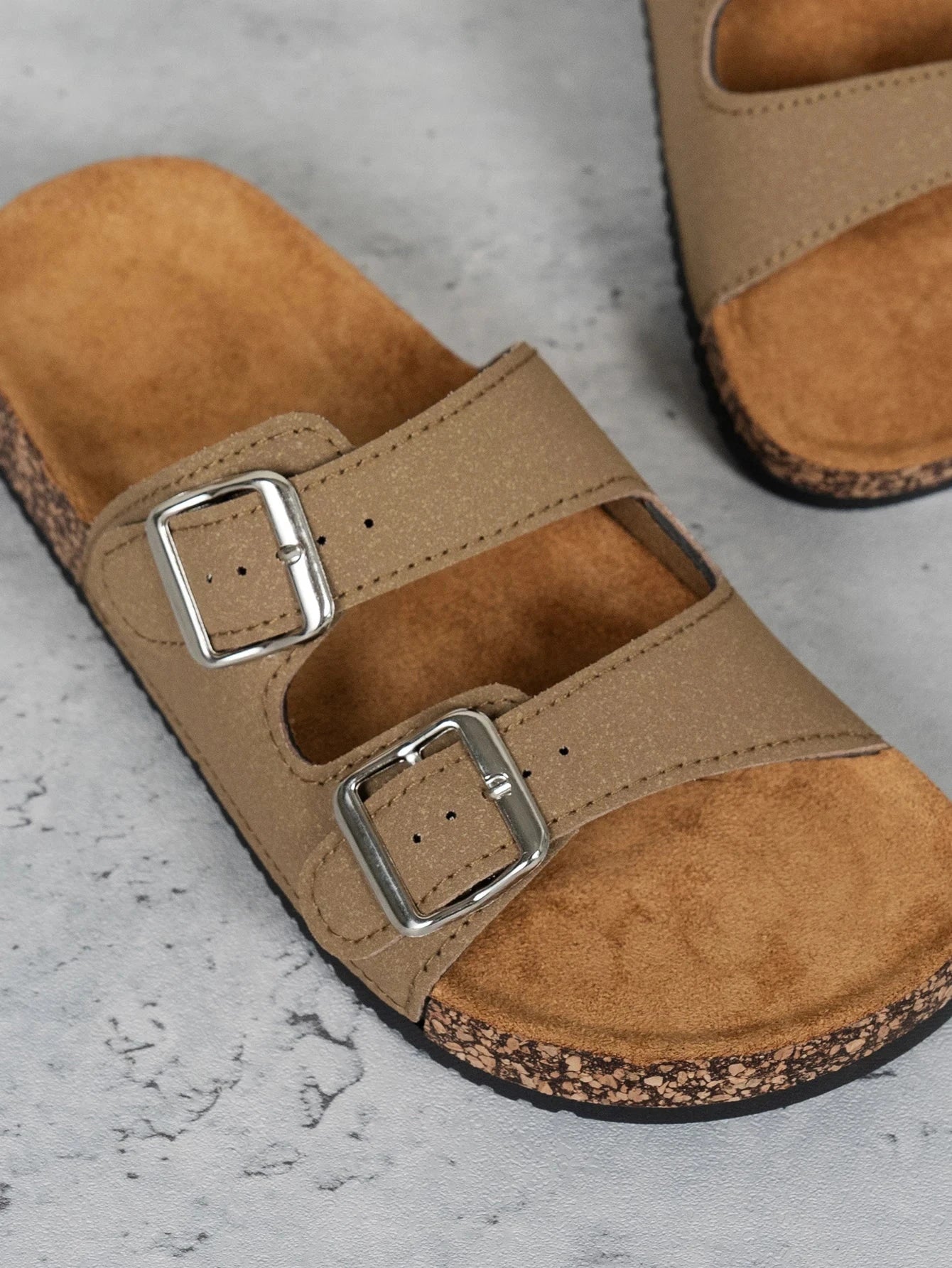 Men's Fashionable Slippers for Home and Outdoor Waterproof Non-Slip Slip-On Fashionable Versatile Slippers Blue Wolf Store