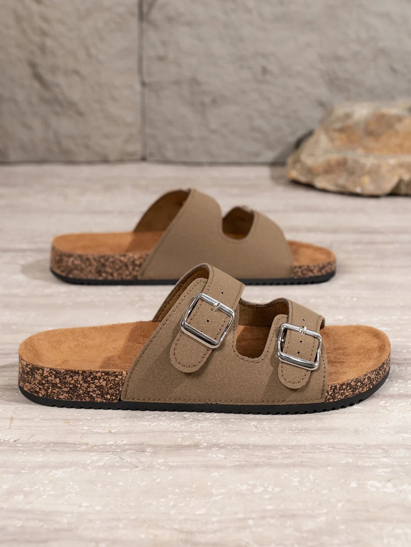 Men's Fashionable Slippers for Home and Outdoor Waterproof Non-Slip Slip-On Fashionable Versatile Slippers Blue Wolf Store Khaki 37