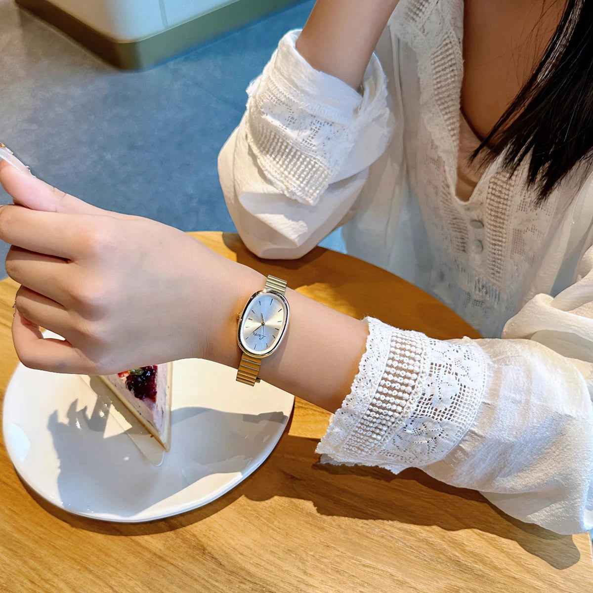 1pc New Fashionable Women's Watch With Gold Bracelet, Vintage & Luxury Ins Style, Elegant & Versatile Quartz Watch ladies watch Blue Wolf Store 