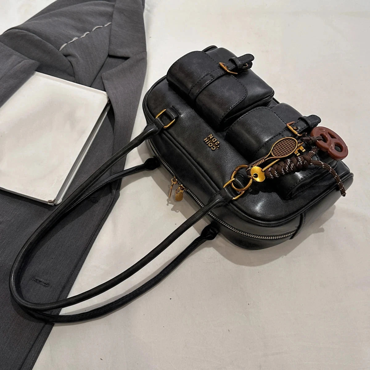 Fashionable retro high-quality shoulder bag, niche design with bread knot pendant, simple and high-value underarm bag, Blue Wolf Store 