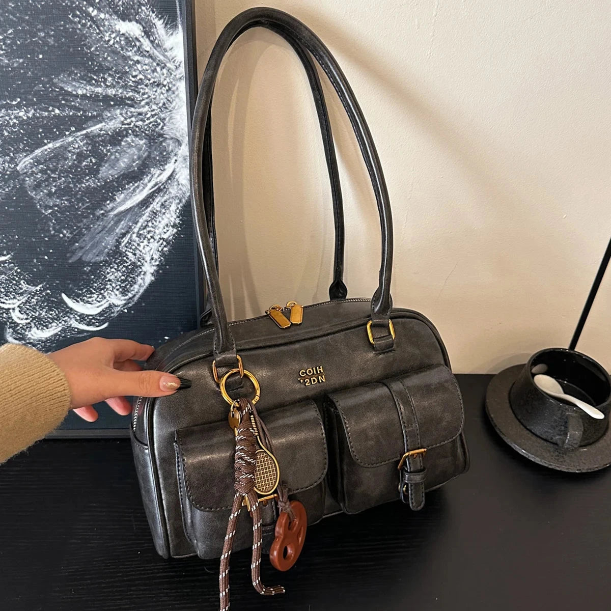 Fashionable retro high-quality shoulder bag, niche design with bread knot pendant, simple and high-value underarm bag, Blue Wolf Store 