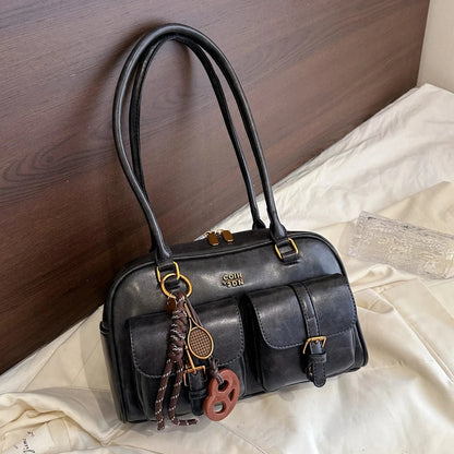 Fashionable retro high-quality shoulder bag, niche design with bread knot pendant, simple and high-value underarm bag, Blue Wolf Store black (20cm<Max Length<30cm) 