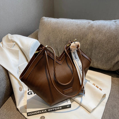 Juliet Schultertasche aus Leder 