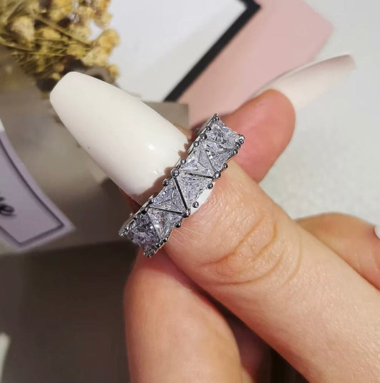 Valérith – Elegant Luxury Ring Valérith – Elegant Luxury Ring Blue Wolf Store 